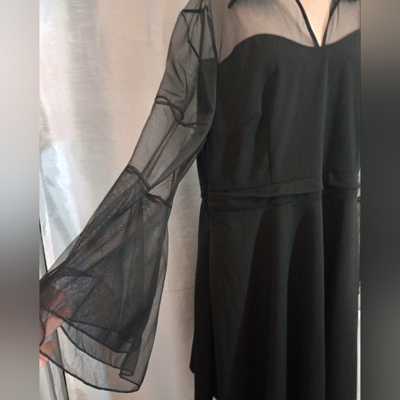 Long Bell-Sleeved Midi Dress Black:See Thru bodice +Sleeves, Waved collar,4X - Picture 3 of 12